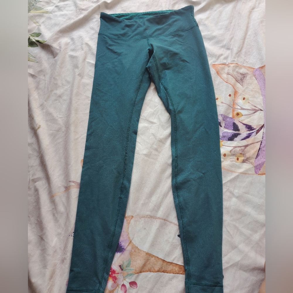 Lululemon athletica size 6 green full length leggings